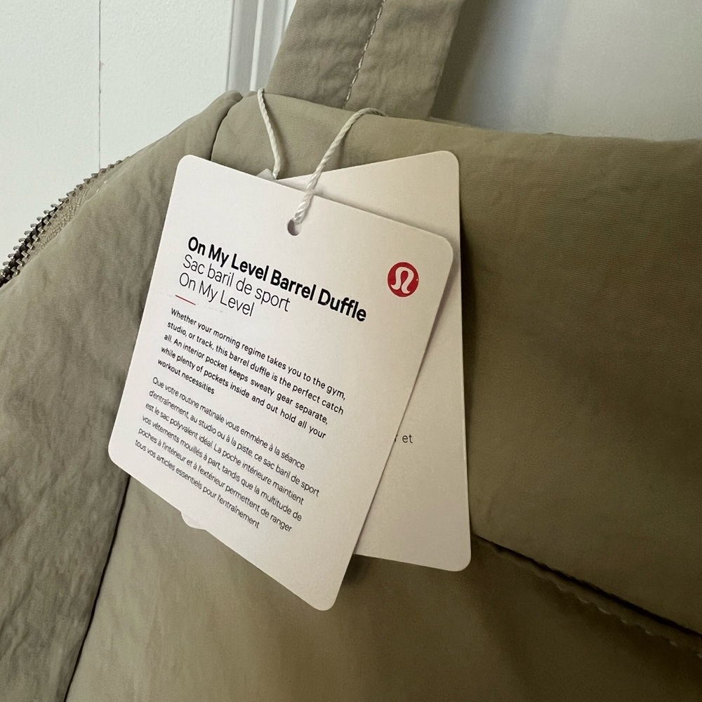 LULULEMON On My Level Barrel Duffle Bag - Raw Linen - Picture 5 of 5